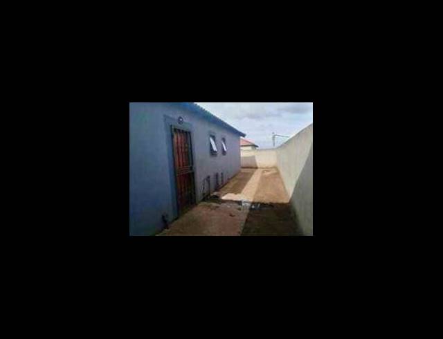 3 BEDROOM HOUSE FOR SALE IN LUFHERENG